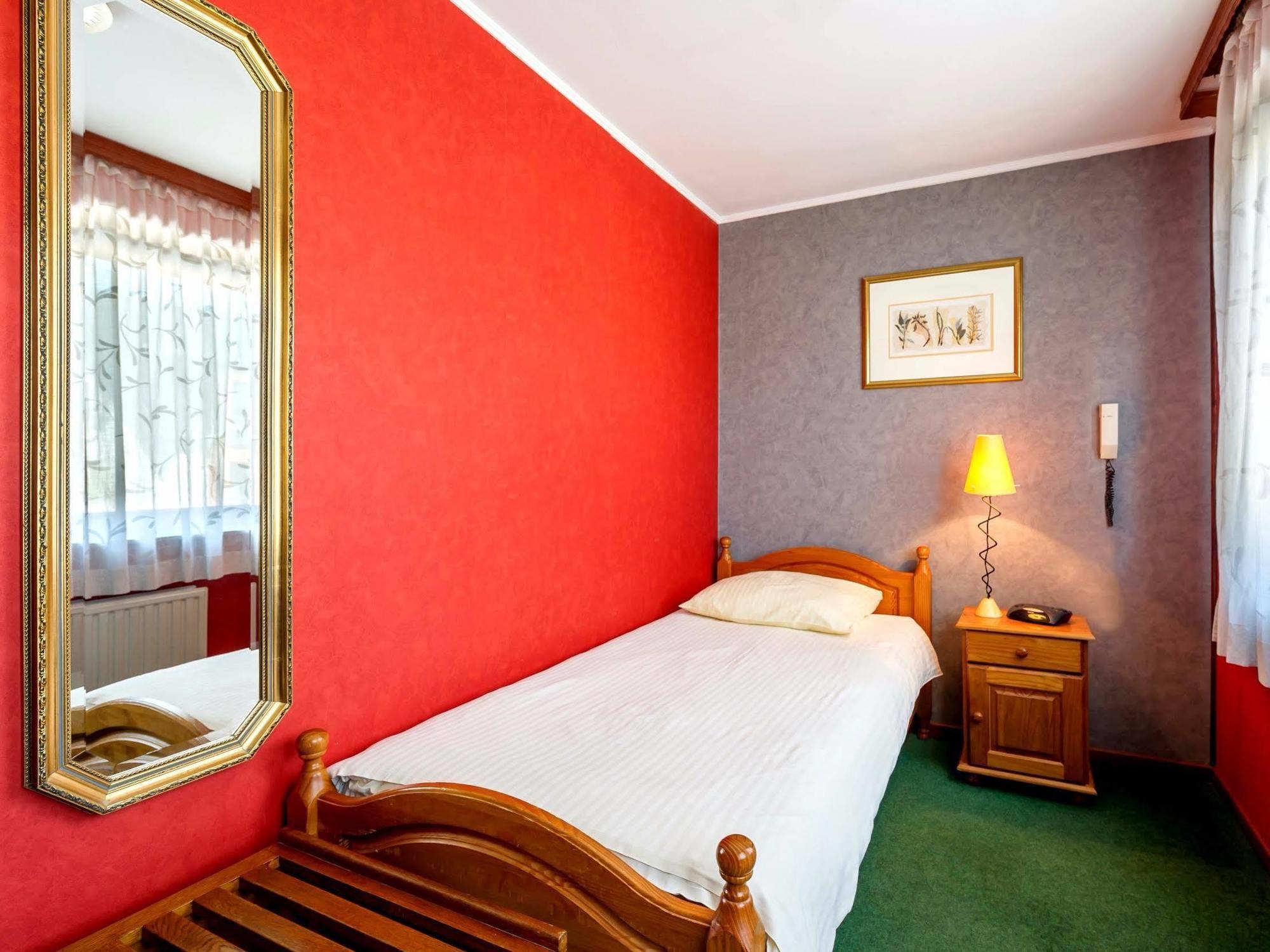 Hostellerie Val Fleuri Mersch Exterior foto